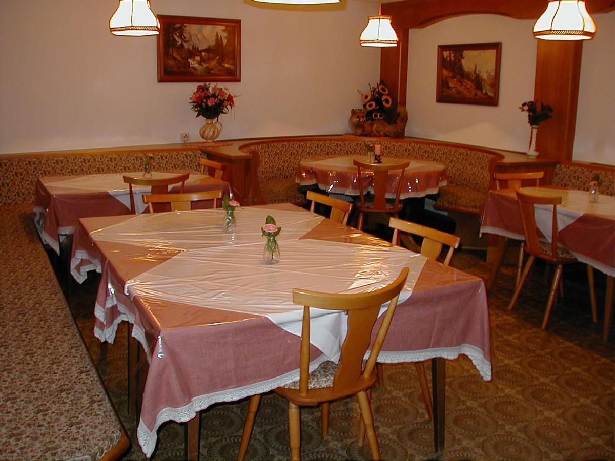 Pension Jaeger Trins Bagian luar foto